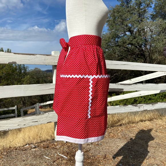 Vintage | Cottagecore Calico Rick Rack Apron - Picture 11 of 15